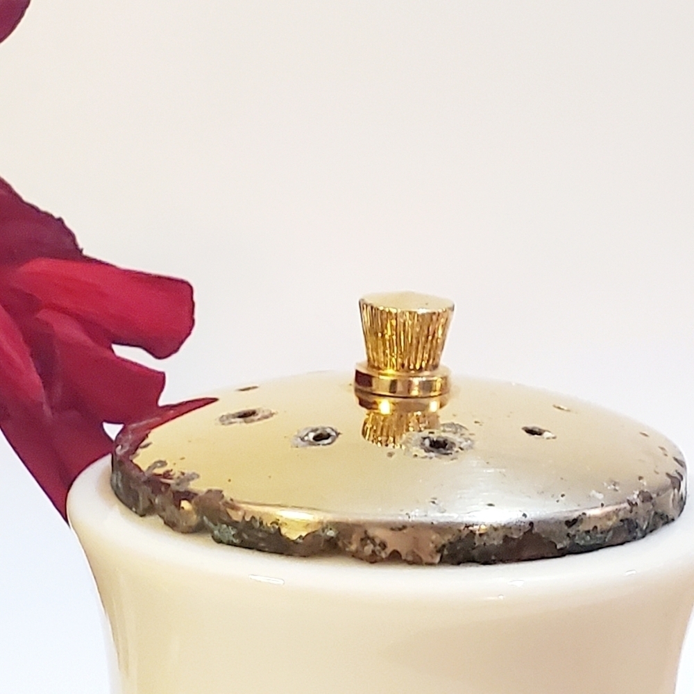 LENOX Vintage Holiday Berry Salt Shaker Pepper Mill Hand Decorated 25K Gold - Picture 4 of 12